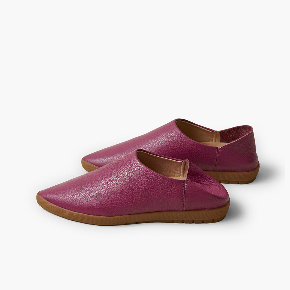 Berry color, viva magenta pebble grain leather Babos babouche shoe profile view
